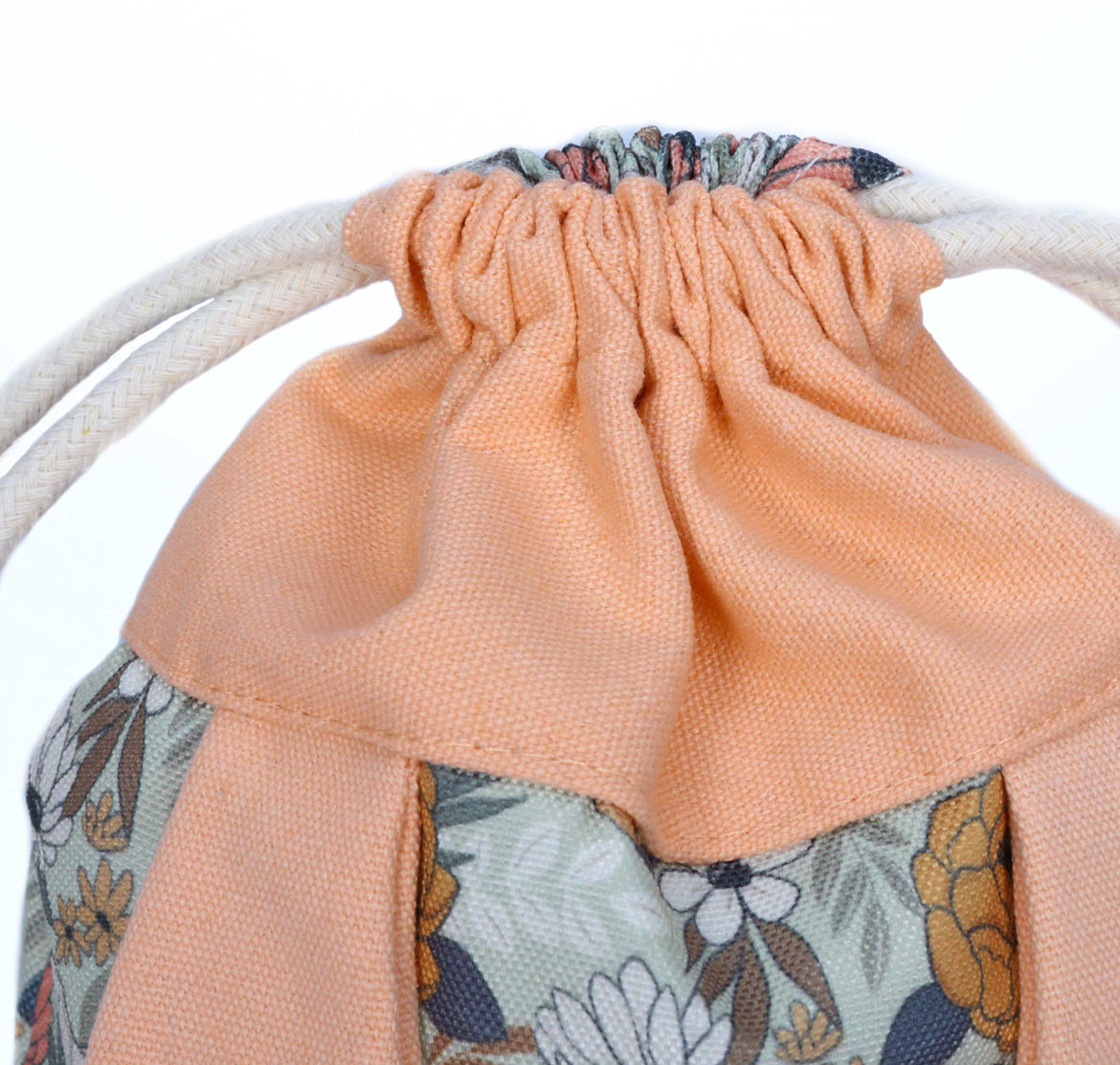 Hasenrucksack Pfirsich mit Name bestickt