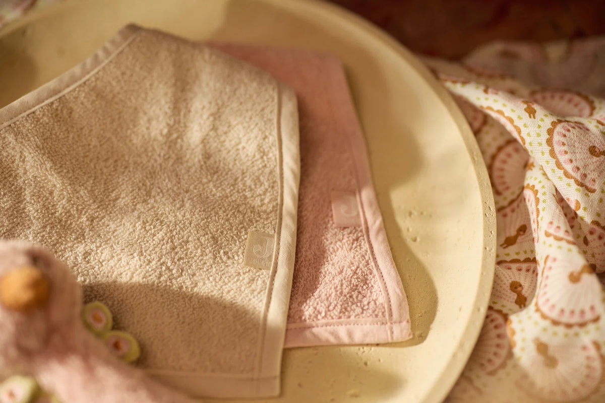 Lätzchen bandana-Silk Rose/Sand- Jollein