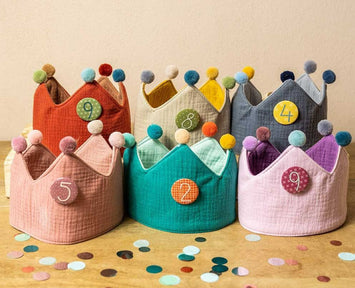 Geburtstagskrone inkl. Button 1-9 & Größenverstellbar - Musselin  Papierdrachen