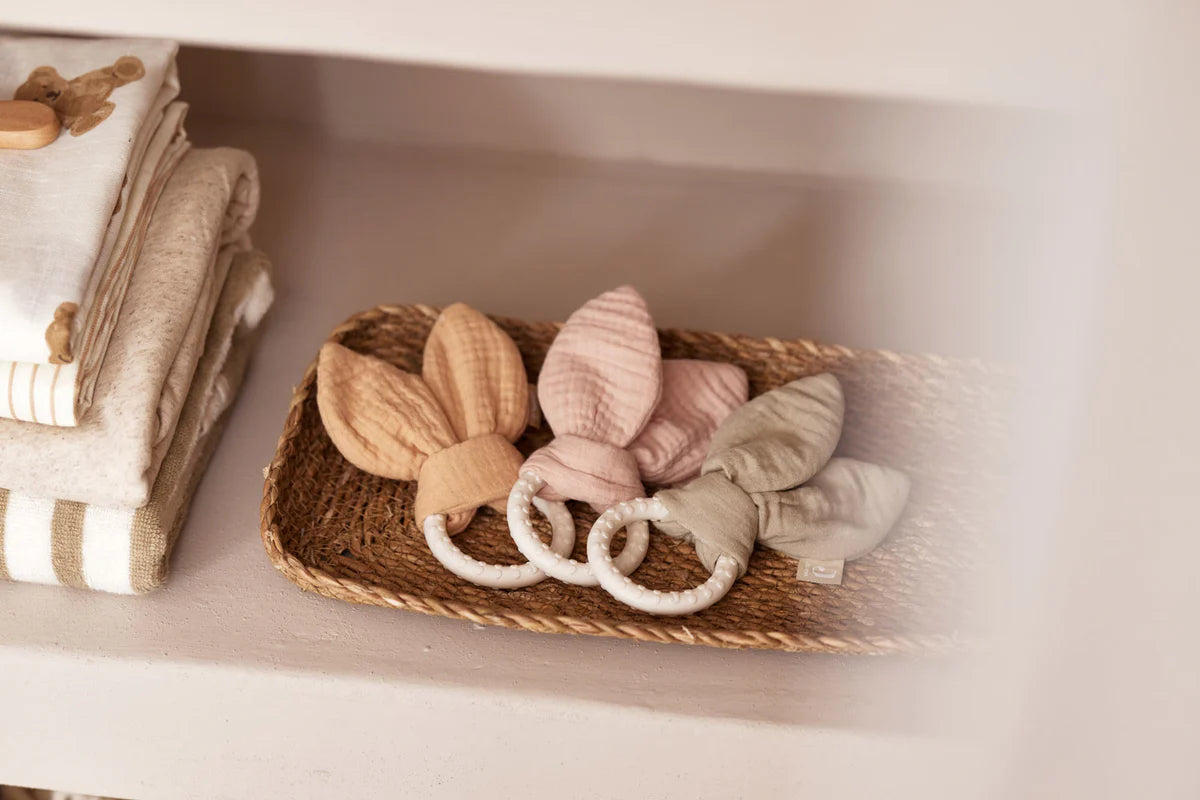 Beißring-Bunny Ears - Wild Rose - von Jollein