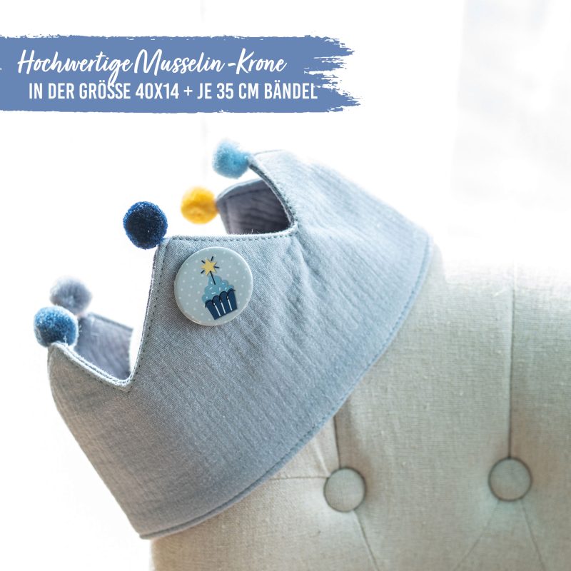 Geburtstagskrone Grau mit Name bestickt inkl. Button 1-9 & Größenverstellbar -Musselin  Papierdrachen