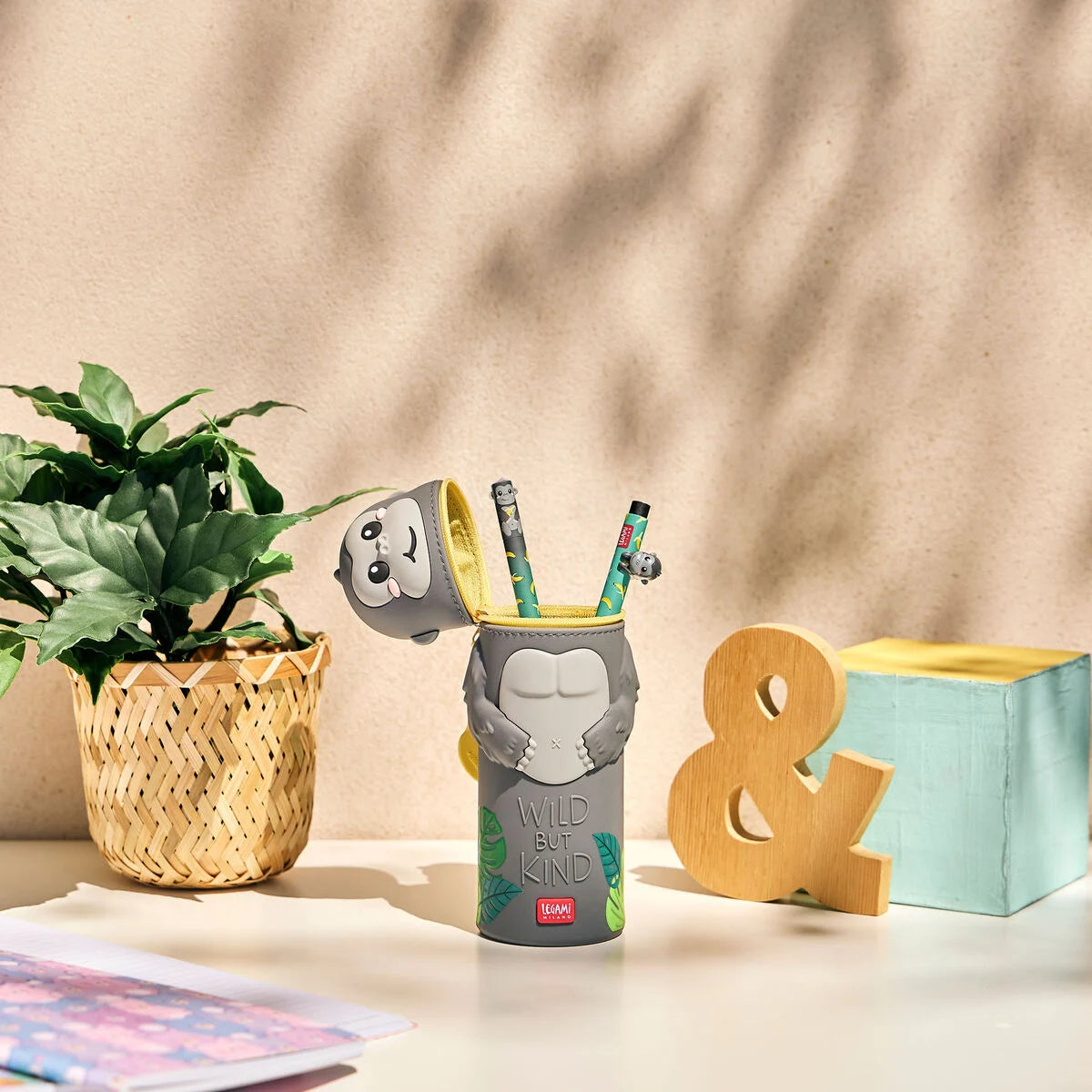 2-in-1-Federmäppchen aus Silikon Gorilla „Wild but Kind“ - Kawaii