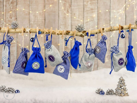 24 Adventskalender Stoffsäckchen – zum Aufhängen – Landhausstil blau