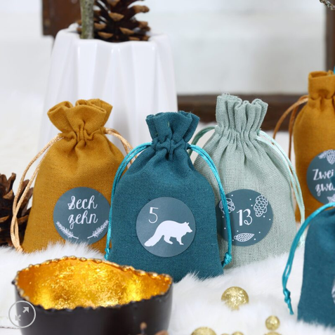 Adventskalender Stoffsäckchen – Petrol mit Zahlenaufklebern von 1-24