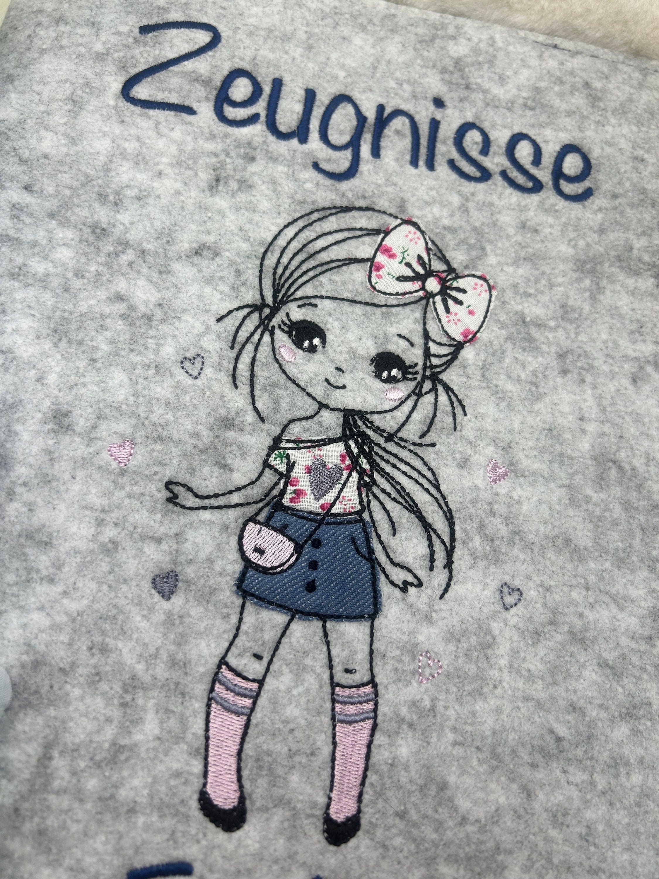 Zeugnismappe Mädchen mit Name in  Wunschfarbe bestickt