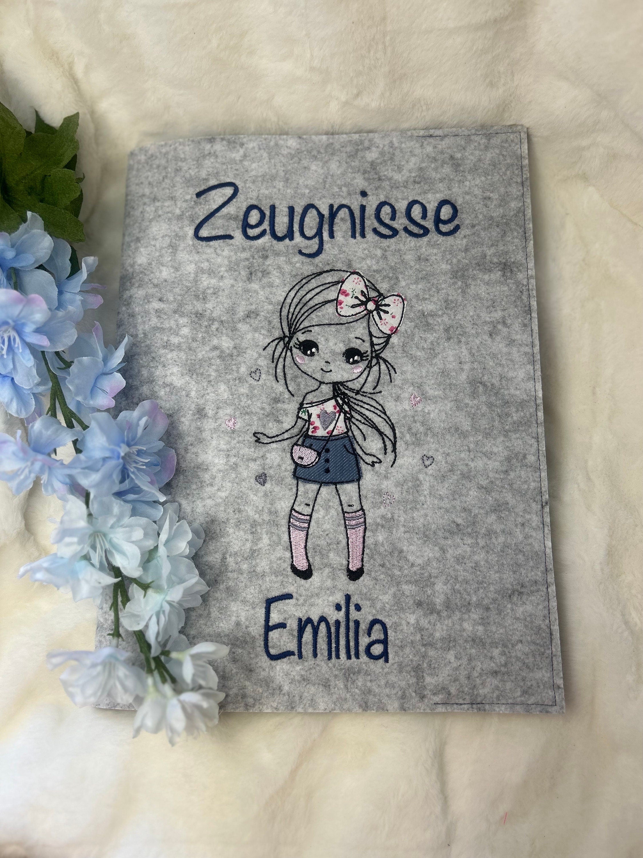 Zeugnismappe Mädchen mit Name in  Wunschfarbe bestickt